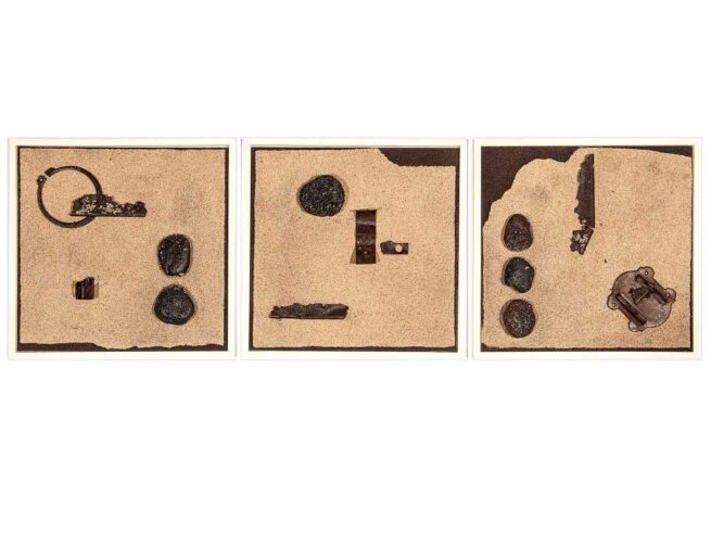 160-161-162 Trilogie Dachpappe, Steine, Feiner Sand, Metall 25x25cm