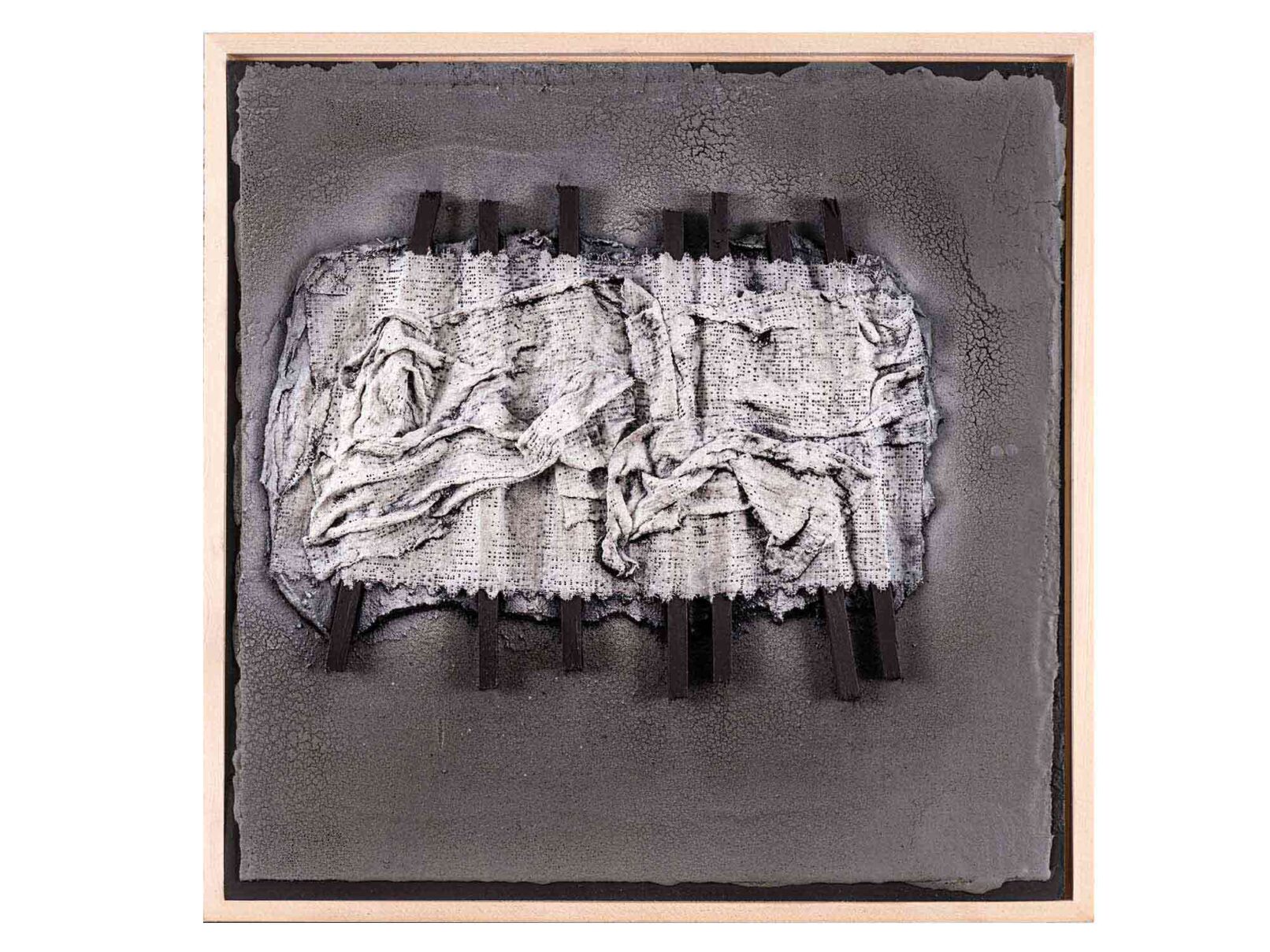 56 Dachpappe, Holz, Gipstuch 42x42cm