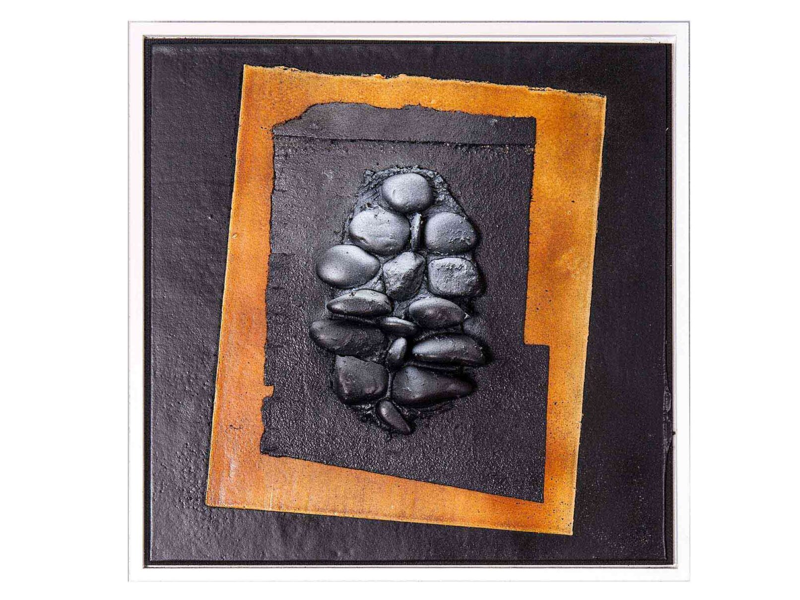 91 Dachpappe, Verputz, Steine 42x42cm